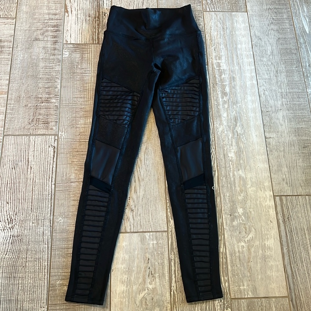 Alo moto leggings. Size XS